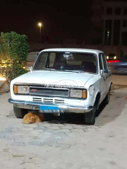 سيات 124 1979 أبيض مستعملة للبيع - 1