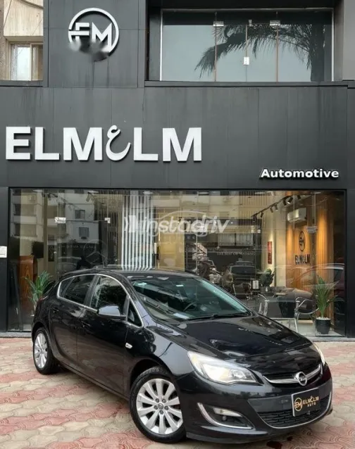 Opel Astra 2015 Black Used for Sale - 2