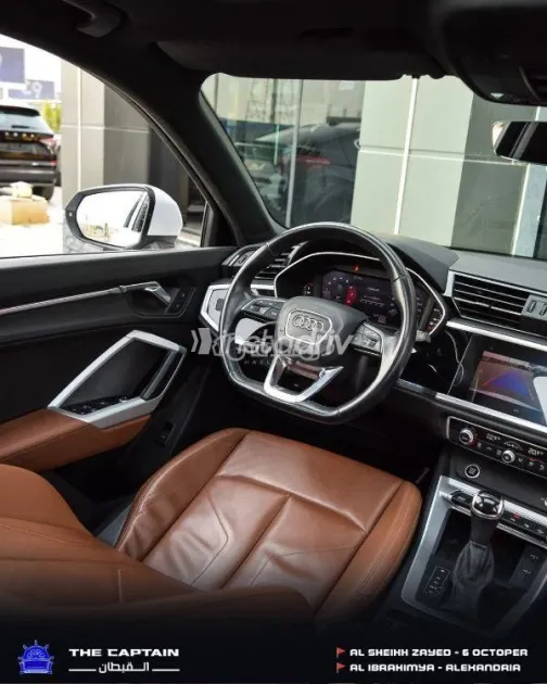 Audi Q3 2021 White Used for Sale - 2