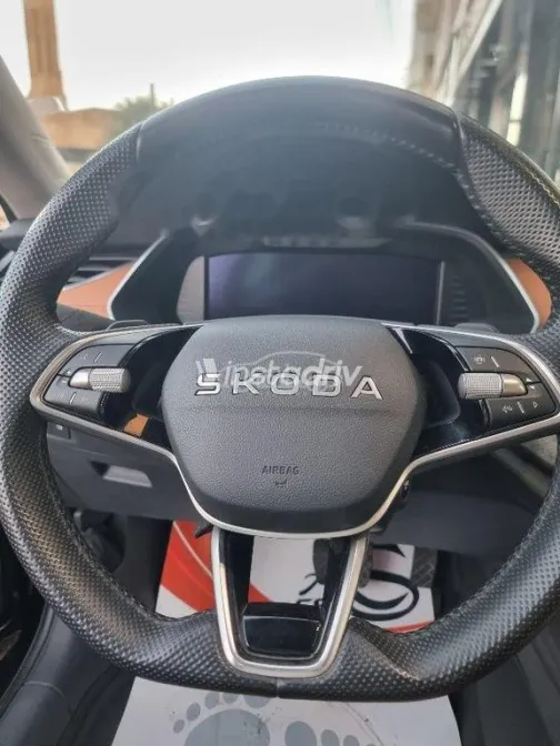 سكودا اوكتافيا 2025 أسود مستعملة للبيع - 2