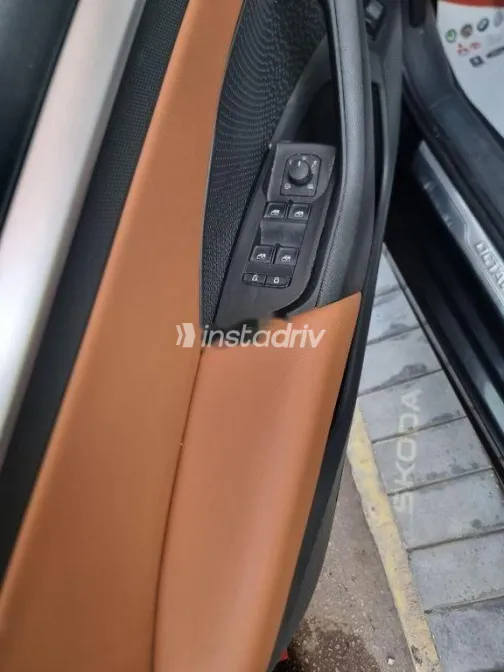 سكودا اوكتافيا 2025 أسود مستعملة للبيع - 3