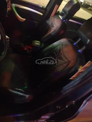 رينو لوجان 2012 أزرق غامق مستعملة للبيع