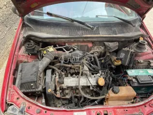 فيات سينا 2001 أحمر مستعملة للبيع