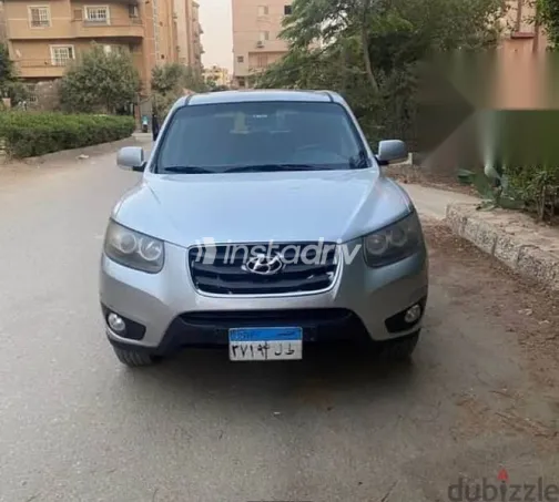 Hyundai Santamo 2009 Silver Used for Sale - 2
