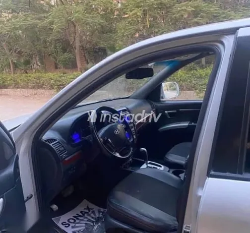 Hyundai Santamo 2009 Silver Used for Sale - 5