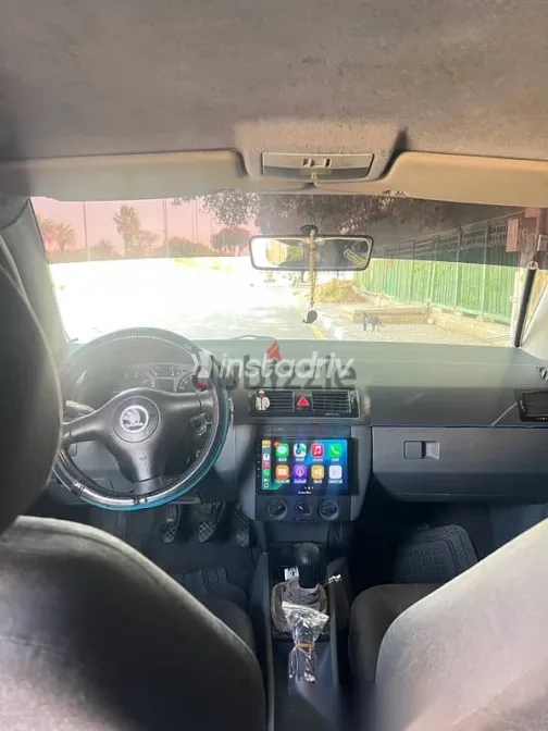 سكودا فابيا 2003 أبيض مستعملة للبيع - 7