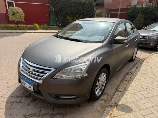 نيسان سنترا 2017 رمادي مستعملة للبيع - 1