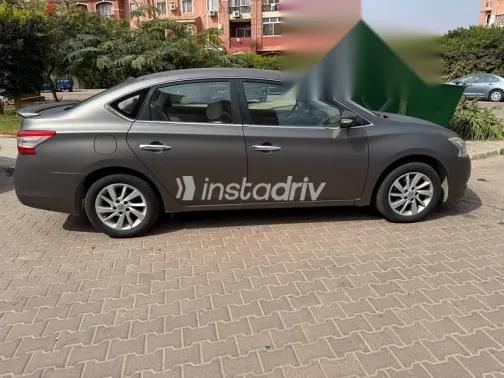 نيسان سنترا 2017 رمادي مستعملة للبيع - 3