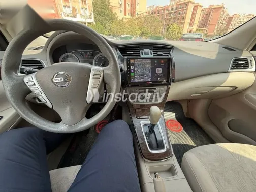 نيسان سنترا 2017 رمادي مستعملة للبيع - 6