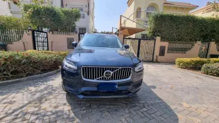 فولفو XC90 2022 أبيض مستعملة للبيع