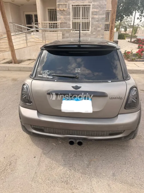 مينى كوبر 2010 أبيض مستعملة للبيع - 1