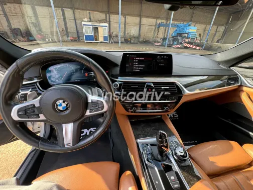 بي ام دبليو 530 2019 فضي مستعملة للبيع - 4