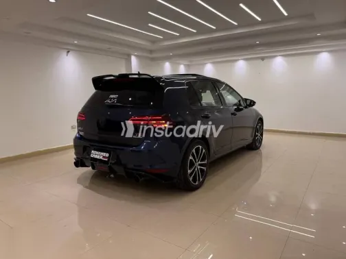 فولكس فاغن جولف 7 2014 أزرق غامق مستعملة للبيع - 6