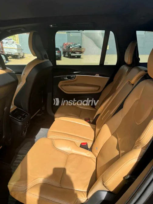 فولفو XC90 2019 أبيض مستعملة للبيع - 1