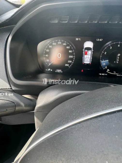 فولفو XC90 2019 أبيض مستعملة للبيع - 10