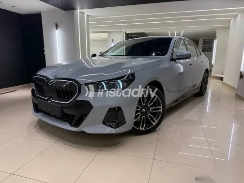 بي ام دبليو 520 2026 رمادي جديدة للبيع - 1