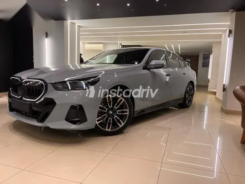 بي ام دبليو 520 2026 رمادي جديدة للبيع - 3