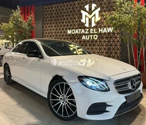 مرسيدس E 200 2016 أبيض مستعملة للبيع - 1