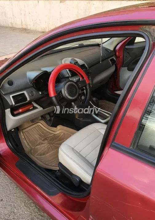 بروتون بيرسونا 2015 أحمر غامق مستعملة للبيع - 4