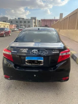 تويوتا ياريس 2014 أسود مستعملة للبيع
