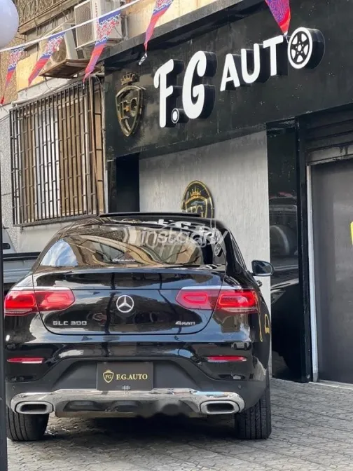 Mercedes GLC 300 2020 Black Used for Sale - 5