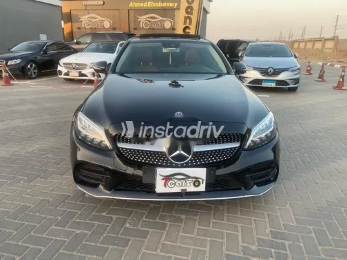 مرسيدس C 200 2019 أسود مستعملة للبيع - 1