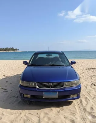 ميتسوبيشي ميراج 1999 أزرق غامق مستعملة للبيع