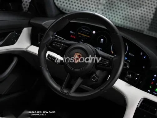 بورش تايكان 2023 أسود مستعملة للبيع - 1