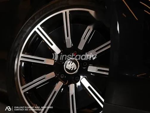 بورش تايكان 2023 أسود مستعملة للبيع - 2