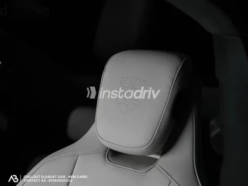 بورش تايكان 2023 أسود مستعملة للبيع - 4