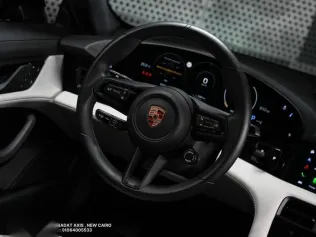 بورش تايكان 2023 أسود مستعملة للبيع