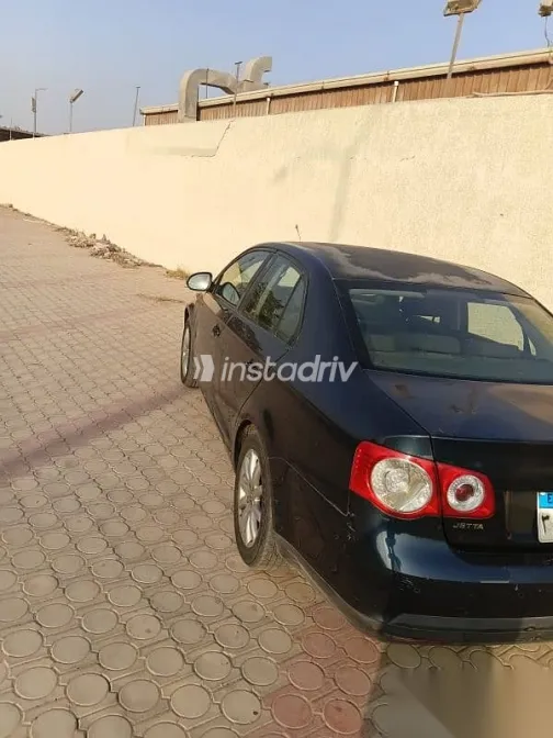 فولكس فاغن جيتا 2008 أزرق غامق مستعملة للبيع - 1