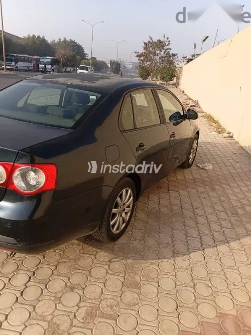 فولكس فاغن جيتا 2008 أزرق غامق مستعملة للبيع - 3