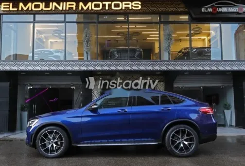 مرسيدس GLC 300 2020 أزرق غامق مستعملة للبيع - 4