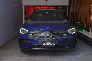 مرسيدس GLC 300 2020 أزرق غامق مستعملة للبيع