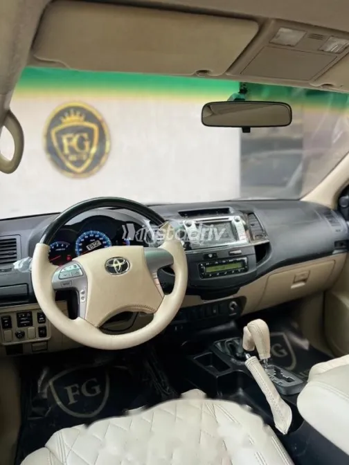 Toyota Fortuner 2016 Silver Used for Sale - 4