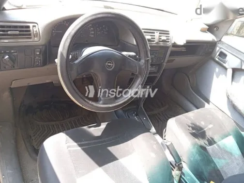 اوبل فيكترا 1994 أحمر مستعملة للبيع - 6