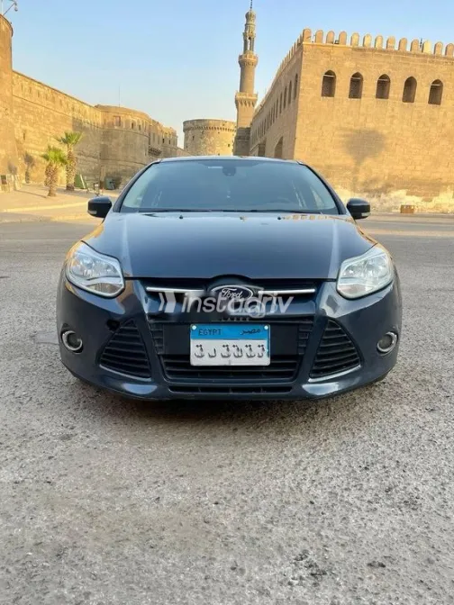 فورد فوكس 2013 أزرق غامق مستعملة للبيع - 1