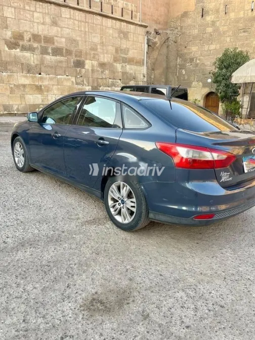 فورد فوكس 2013 أزرق غامق مستعملة للبيع - 2