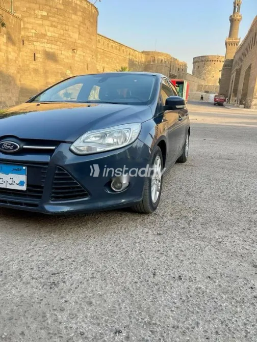 فورد فوكس 2013 أزرق غامق مستعملة للبيع - 3
