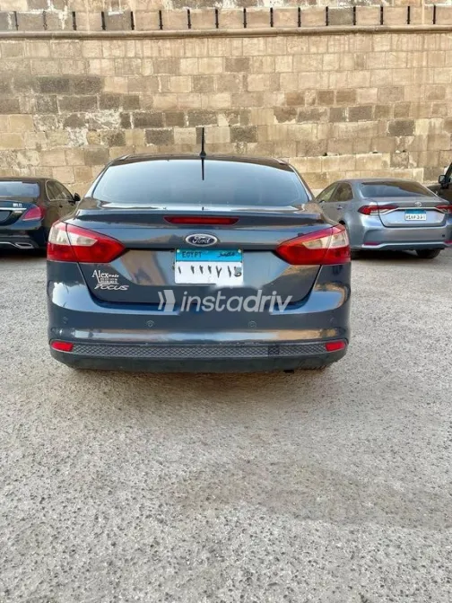 فورد فوكس 2013 أزرق غامق مستعملة للبيع - 5