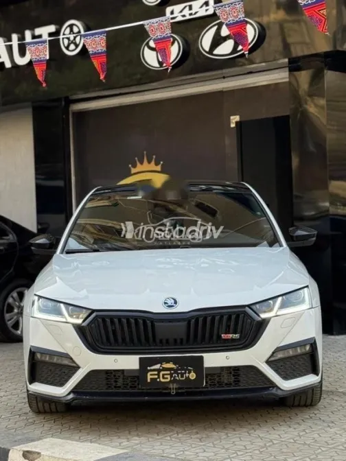 سكودا اوكتافيا 2024 أبيض مستعملة للبيع - 2