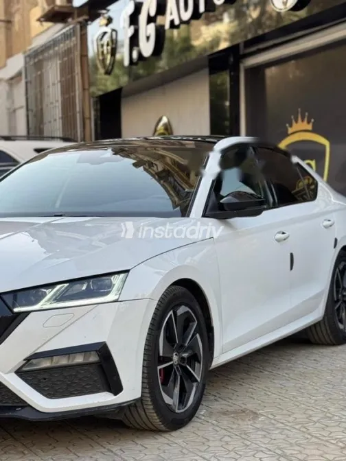 سكودا اوكتافيا 2024 أبيض مستعملة للبيع - 4