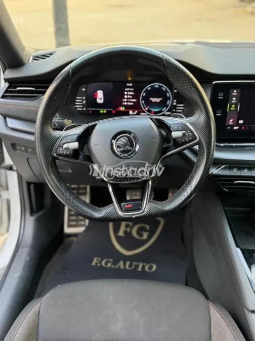 سكودا اوكتافيا 2024 أبيض مستعملة للبيع - 5