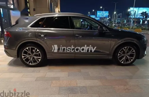 اودي Q8 2020 رمادي مستعملة للبيع - 2