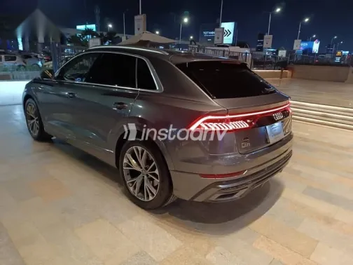 اودي Q8 2020 رمادي مستعملة للبيع - 3