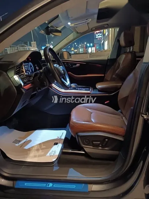 اودي Q8 2020 رمادي مستعملة للبيع - 6