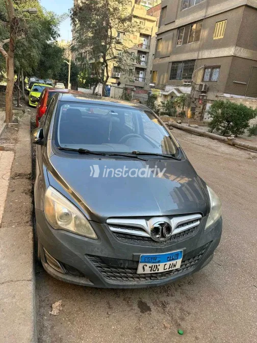 سينوفا A1 2018 أبيض مستعملة للبيع - 2