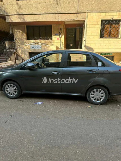 سينوفا A1 2018 أبيض مستعملة للبيع - 3