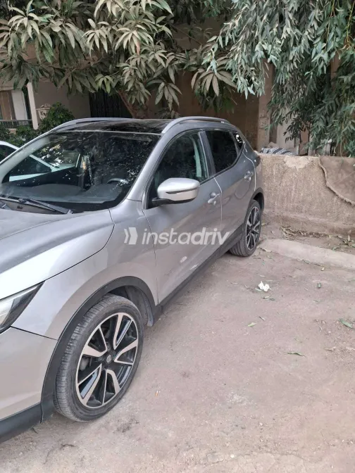 Nissan Qashqai 2017 White Used for Sale - 5